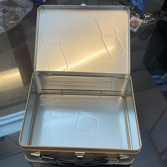 Lunchbox - Picture 3 of 3